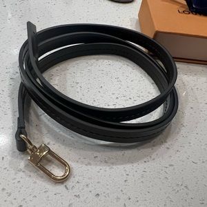 ❤️❤️SOLD❤️❤️ lLV Dqrk Btown strap for neverfull pouch or small handbag